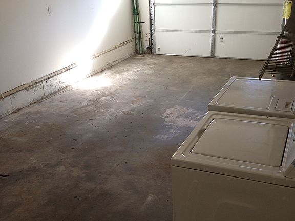 garage w/ laundry