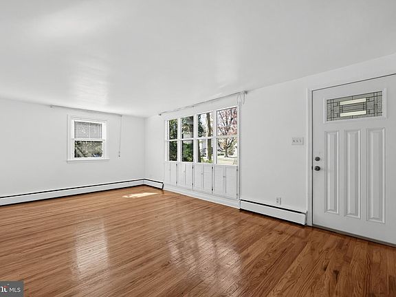 4th image of 614 Georgetown Rd