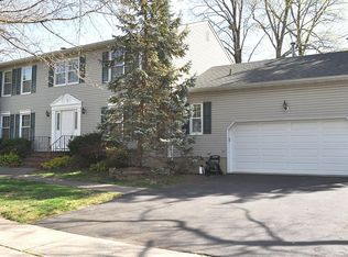 11 Mary Ln, Spotswood, NJ