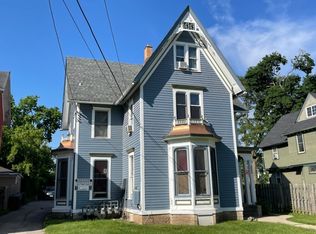 222 Villa St, Elgin, IL 60120