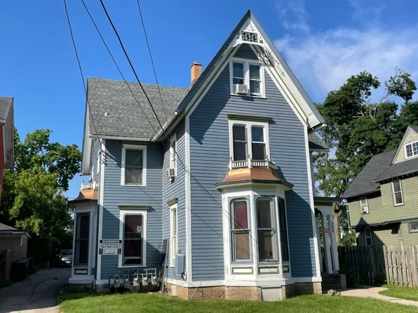 222 Villa St, Elgin, IL 60120