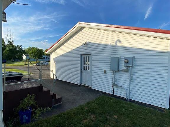 3rd image of 21 Christopher Rd