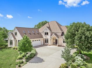 3464 Grand Meadows Xing, Neenah, WI 54956