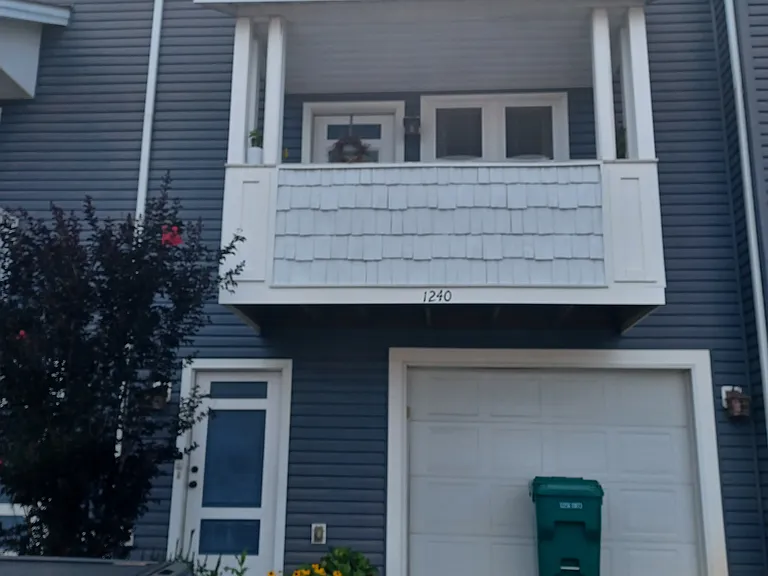1240 Frost Pl — Photo 1