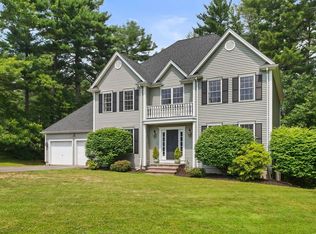 40 Flannery Ln, Wrentham, MA 02093