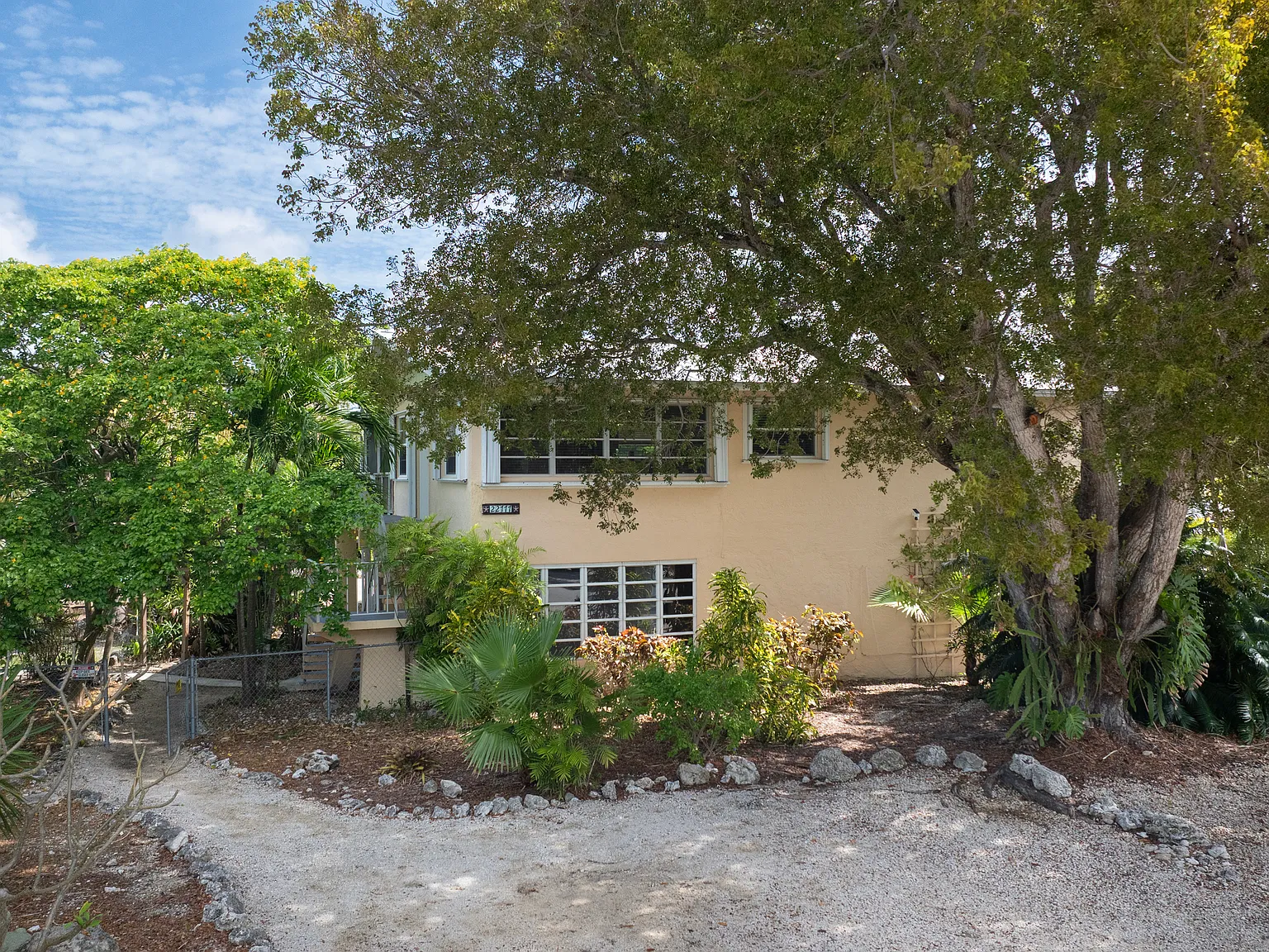 3 bed, 1488 sqft, $5,750 — Photo 3