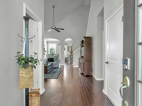 5th image of 1015 Keeneland Dr
