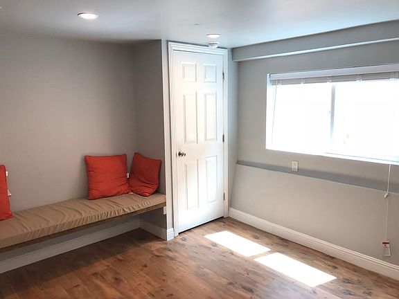 4th image of 124 Madrone Ave