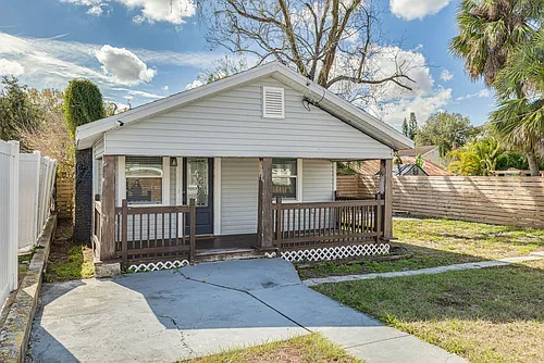106 W Haya St Photo 1