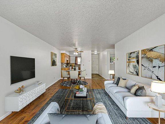 4th image of 801 E Holly St
