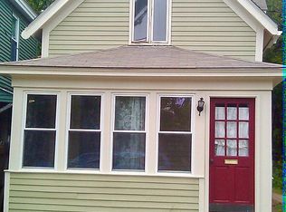 5 Hill St, Amesbury, MA 01913