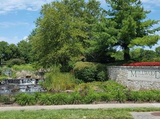 3823 E Knollwood Dr, Springfield, MO 65721