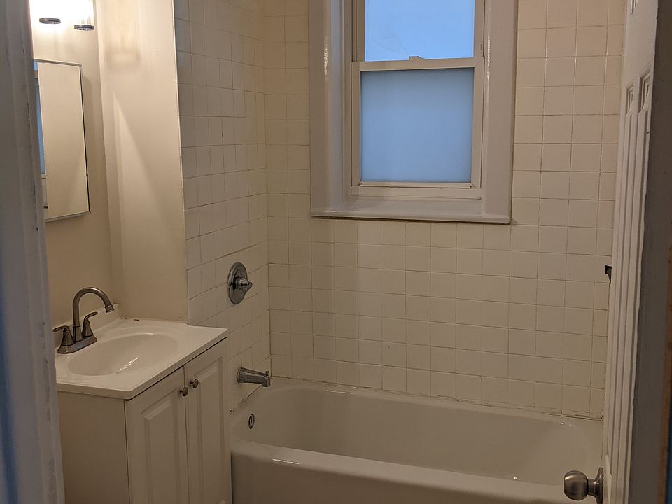Bathroom 100SQFT