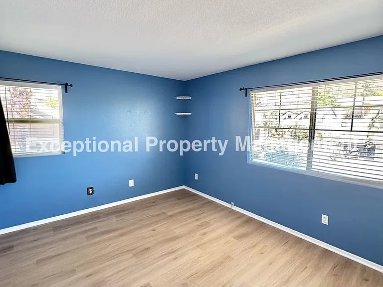 14855 Hedgerow Ct — Photo 20