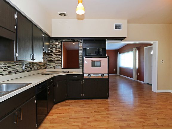 5th image of 1006 Lake Jessamine Dr