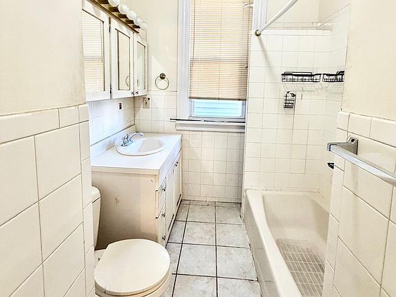 3rd image of 395 Howard Ave #1
