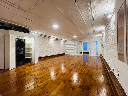 Rented by Building Equity Real Estate LLC | media 31