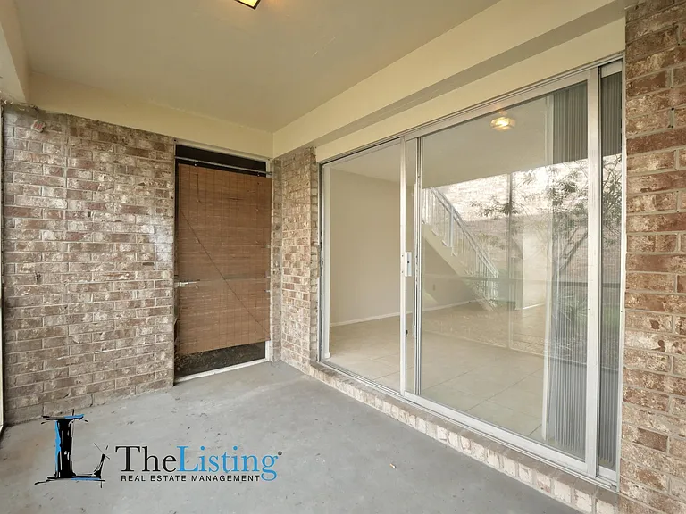 408 Banyon Tree Cir #100 — Photo 22