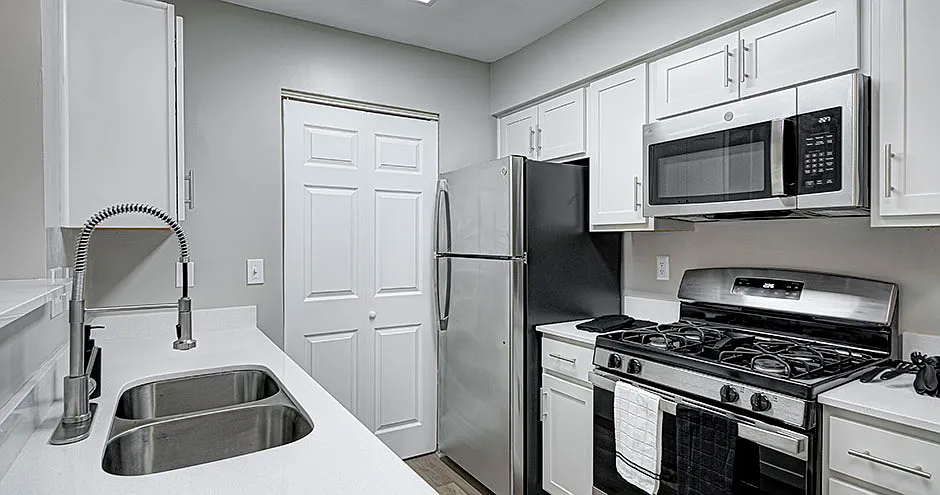Carmel Landing Apartment Homes — Photo 1