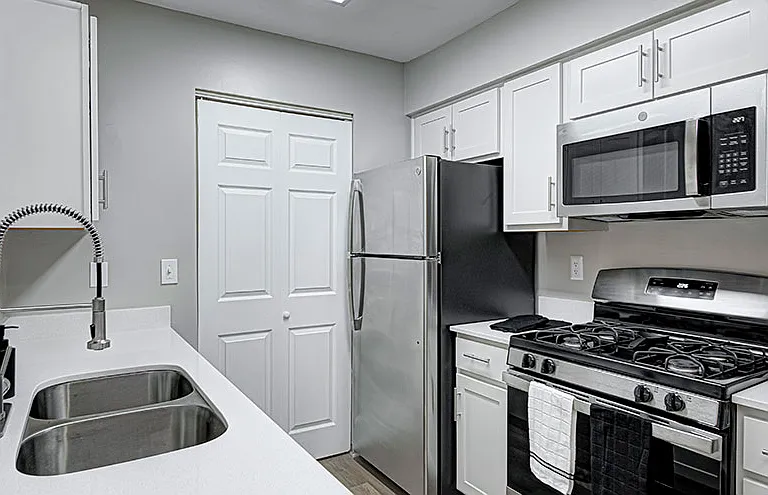 Carmel Landing Apartment Homes — Photo 1