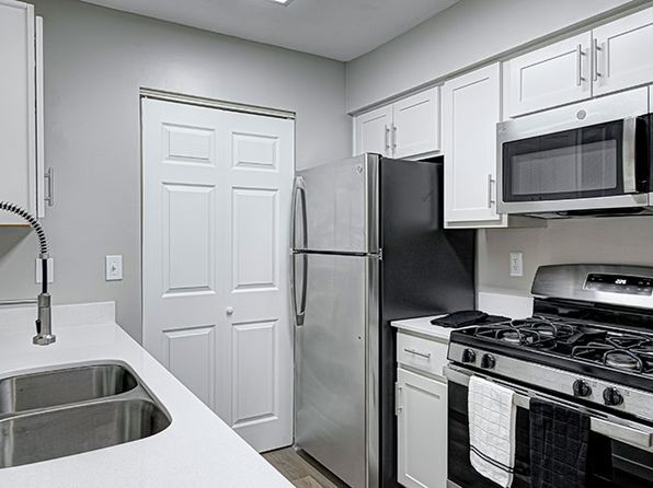 2223 E 151st St #73-01