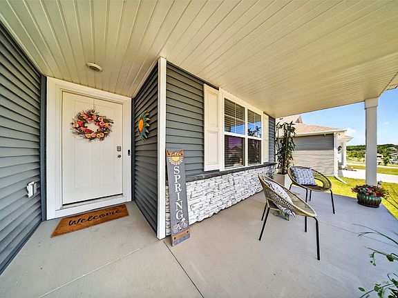 4th image of 2806 Mary Dr