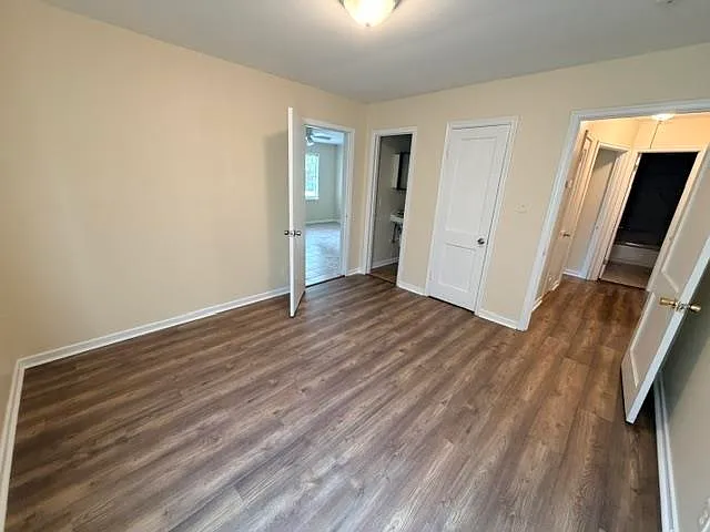 1723 Russwood Rd — Photo 3