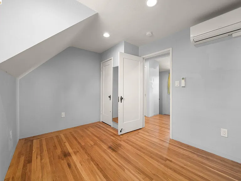 7850 Crest Ave — Photo 16