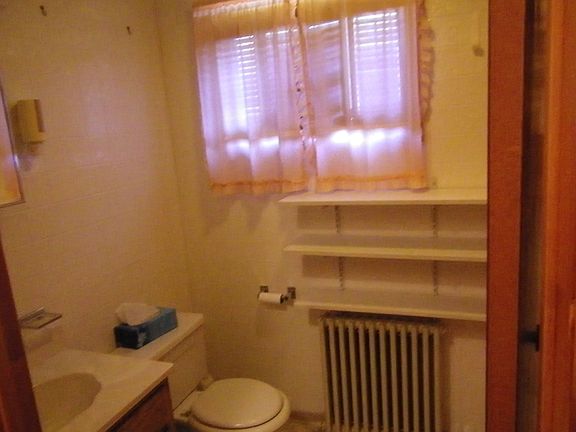 4th image of 3905 Campbell Ave