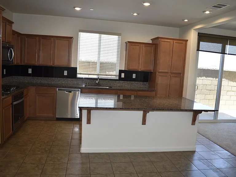 1655 Lion St — Photo 6