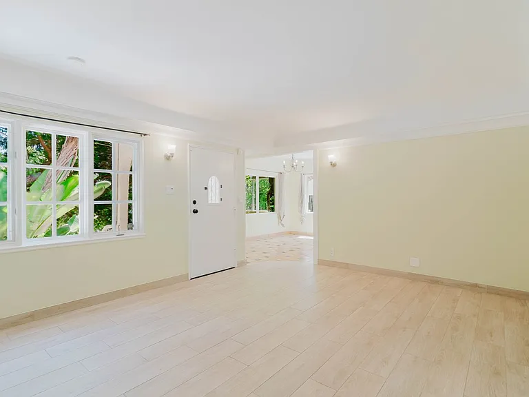 11036 Fruitland Dr — Photo 8