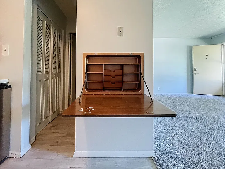 2310 N Oakwood Ave #9 — Photo 11