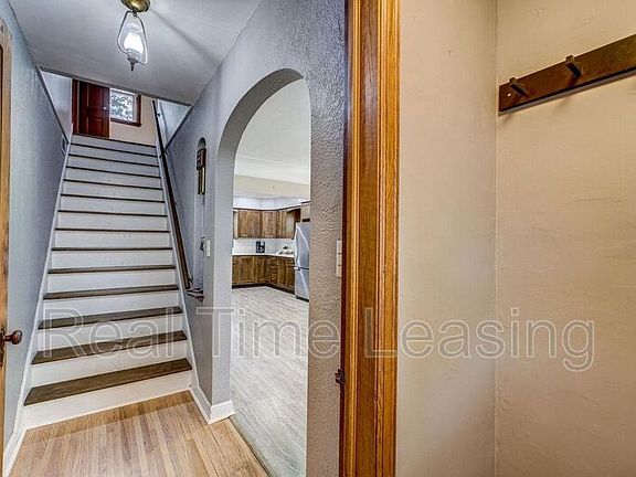 3rd image of 96 Wyoming St E