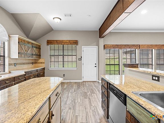 5th image of 1301 Rocky Ridge Trl