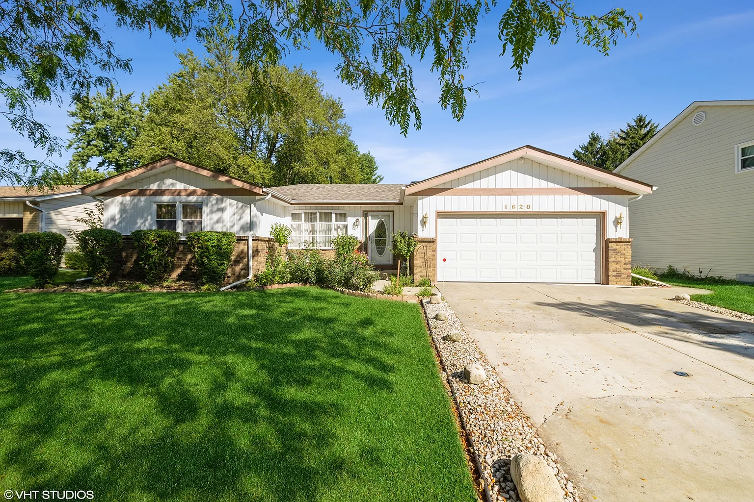 1620 Sheffield Dr photo 1
