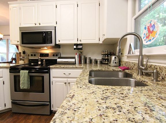 3rd image of 206 Twisted Oak Dr