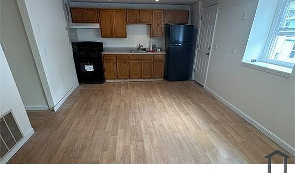 1st image of 128 Johnson St APT B