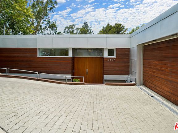 3rd image of 3627 Buena Park Dr