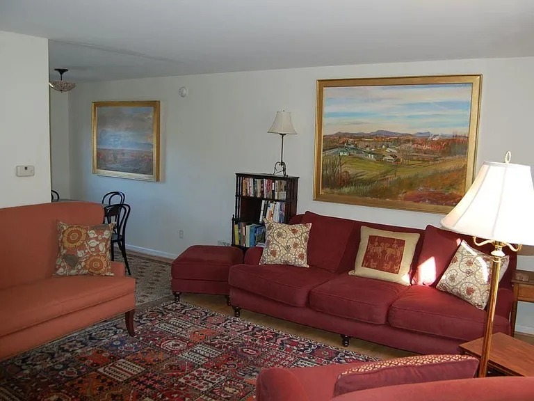 203 Myers St — Photo 3