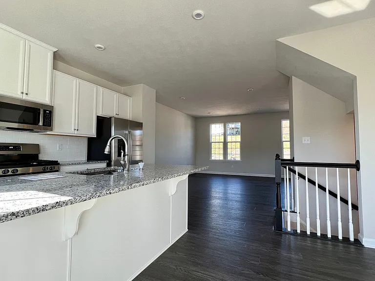 67 Hewstone Ct — Photo 12