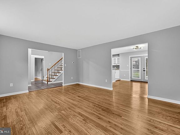 4th image of 7009 Cold Spring Ln