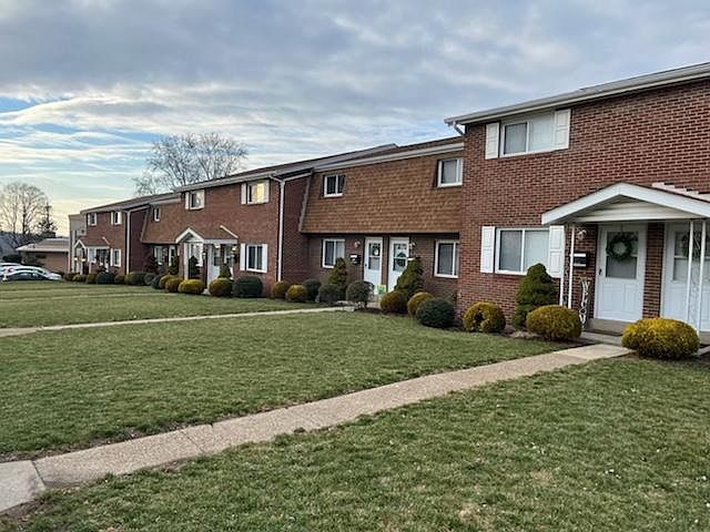 1st image of 11699 Parkway Dr
