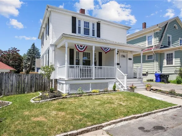 35 Ferncrest Blvd, North Providence, RI 02911