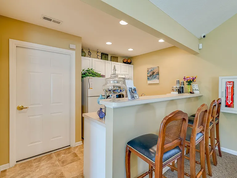 Highpoint Apartments — Photo 13