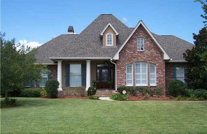 Gorgeous Brick waterfront