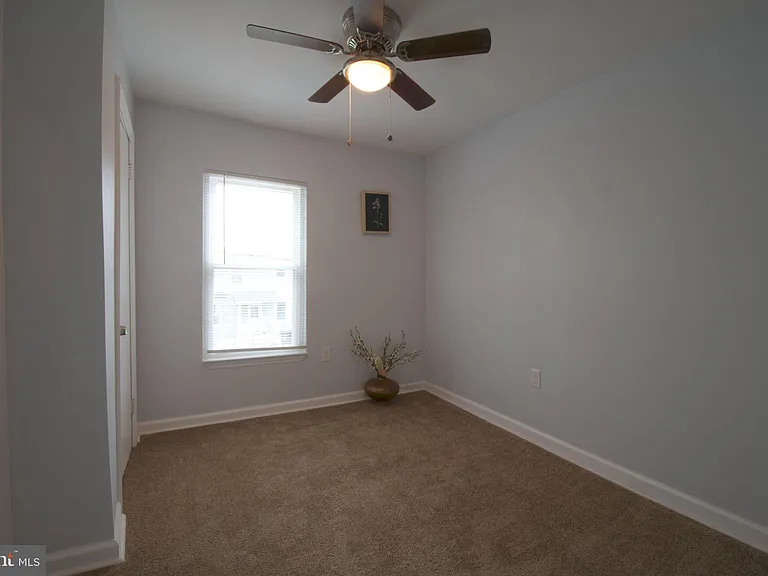 1012 W 3rd St #2 — Photo 12