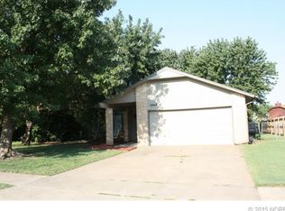 1604 N 26th Pl, Broken Arrow, OK 74014