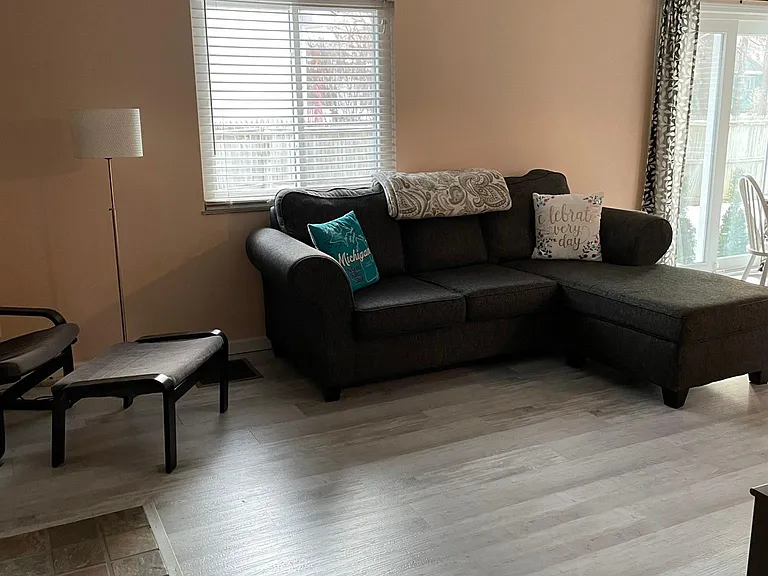 33 Burton Ave — Photo 9