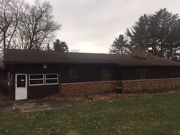 3rd image of 18307 Greenleaf Dr