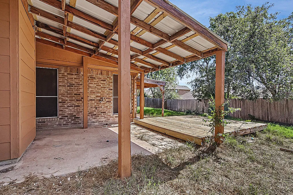 3214 Canary Ln — Photo 4
